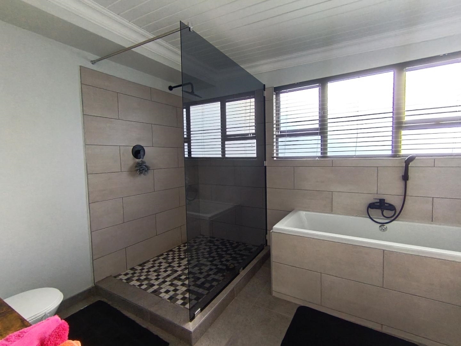 3 Bedroom Property for Sale in Pentagon Park Free State